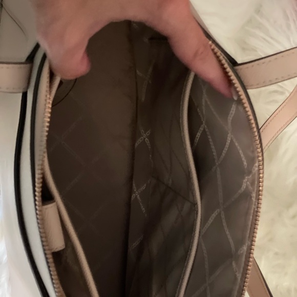 COPY - Michael Kors Medium Maddie-Tote-Blush & Rose Gold - Picture 10 of 10